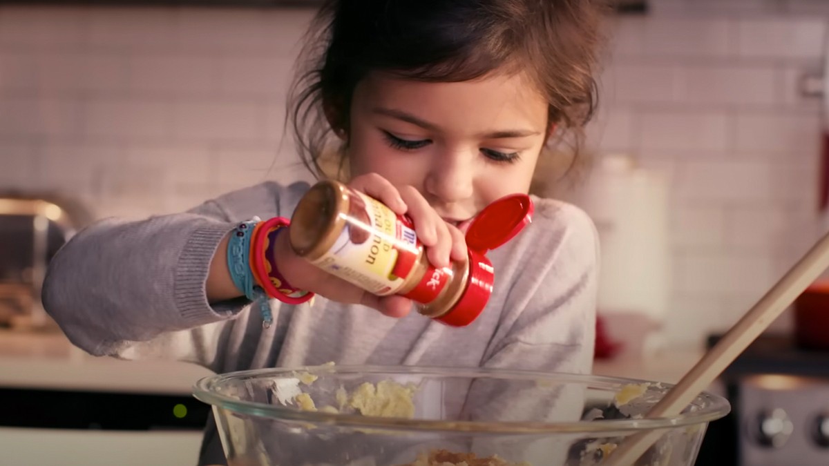 Giving Thanks for Brand-building Ads