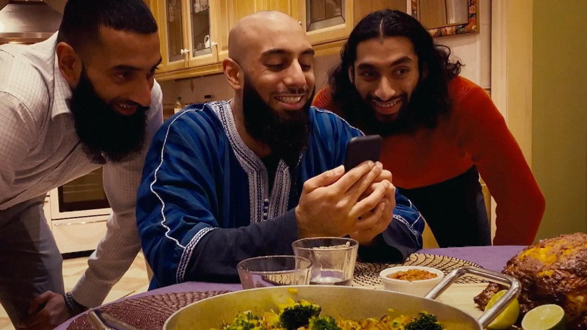 Giving Thanks for Brand-building Ads